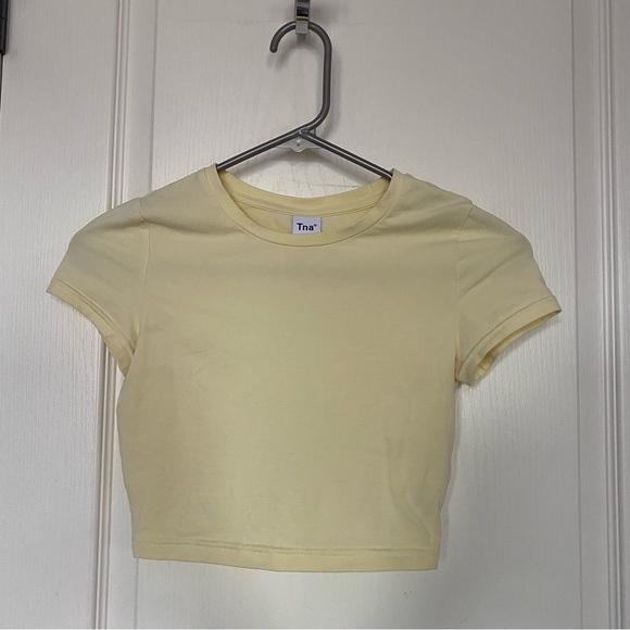 Aritzia TNA Ortiz Cropped Tee - Picture 1 of 3